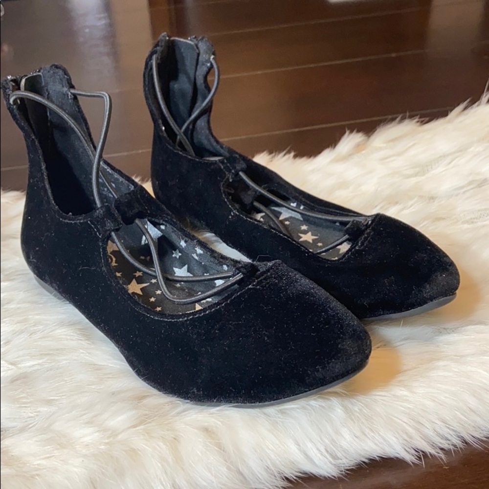 Girls Dress Shoes. Size 13.